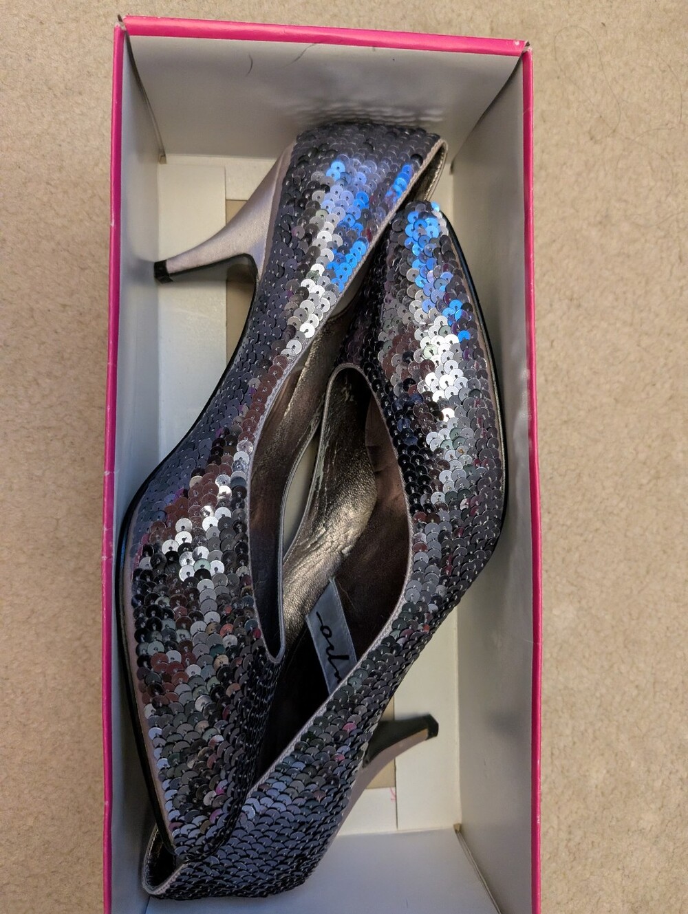 Mint condition "Impo" vintage silver sequin heels, size 8